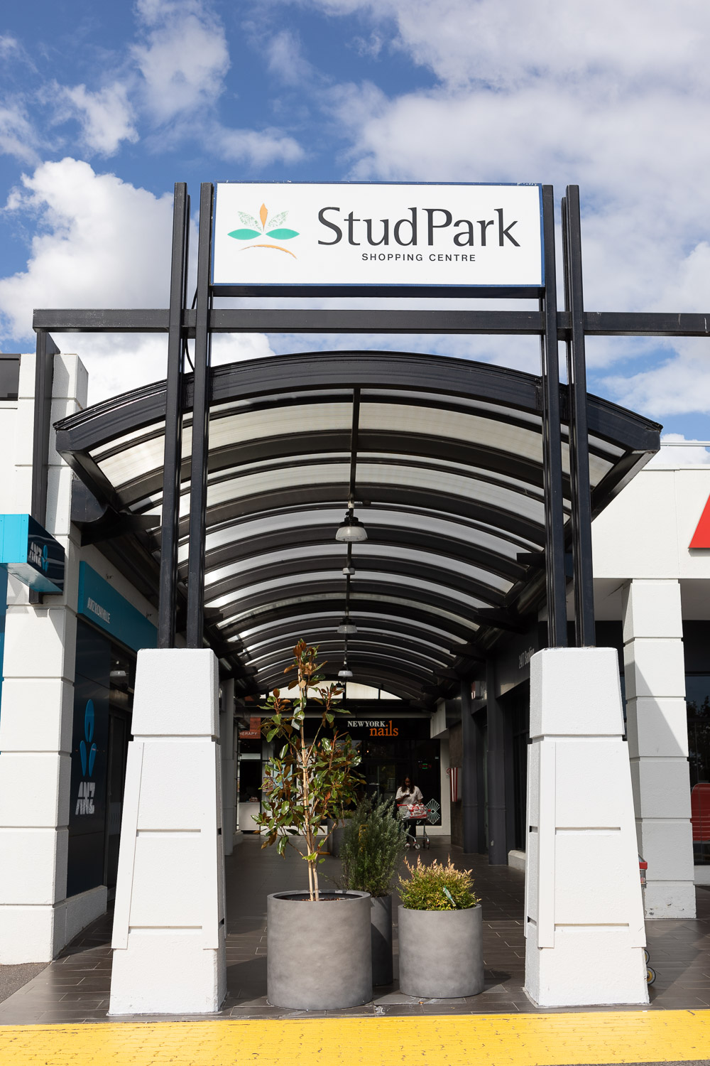 Stud park shop pet shop